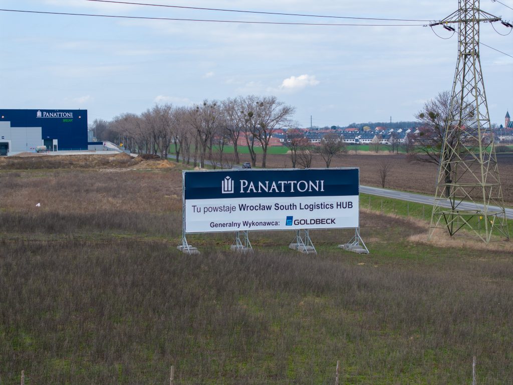 Billboard reklamowy zrealizowany dla firmy Panattoni przy budowie ich hali 