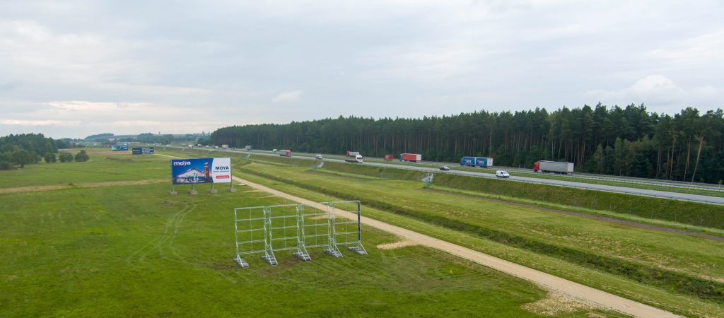 Reklama przy autostradzie A1