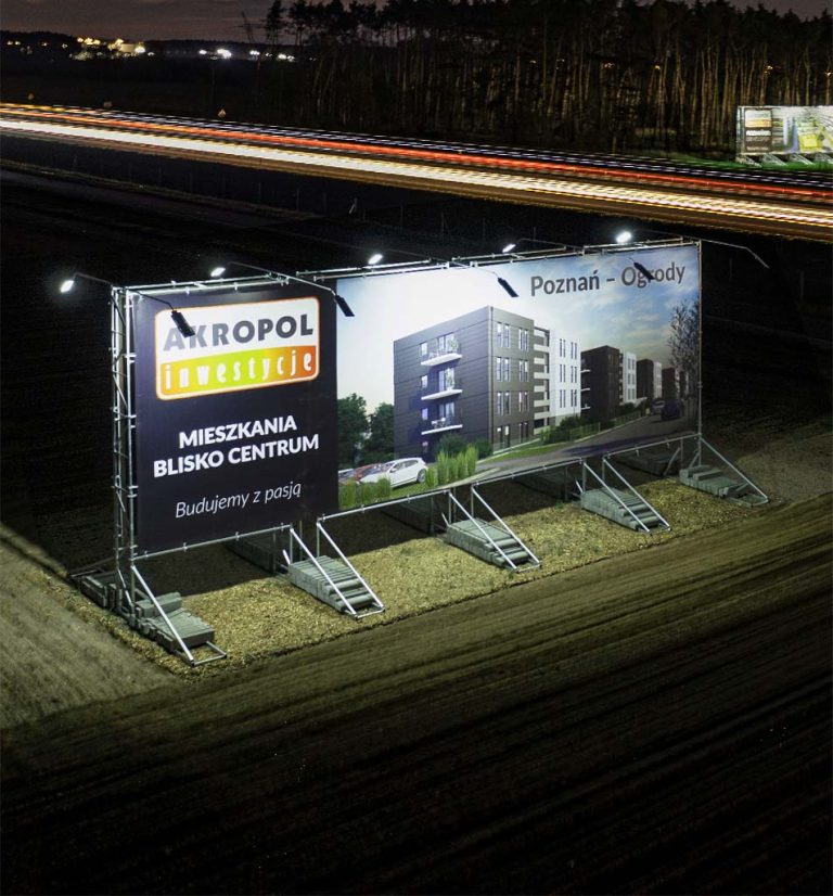 oświetlenie tablic reklamowych