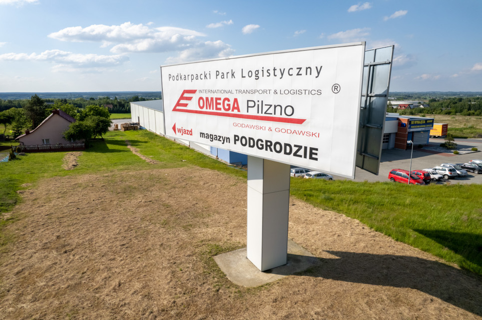 Reklama na ogrodzeniu – przepisy, które musisz znać zanim powiesisz baner | Billboard-X