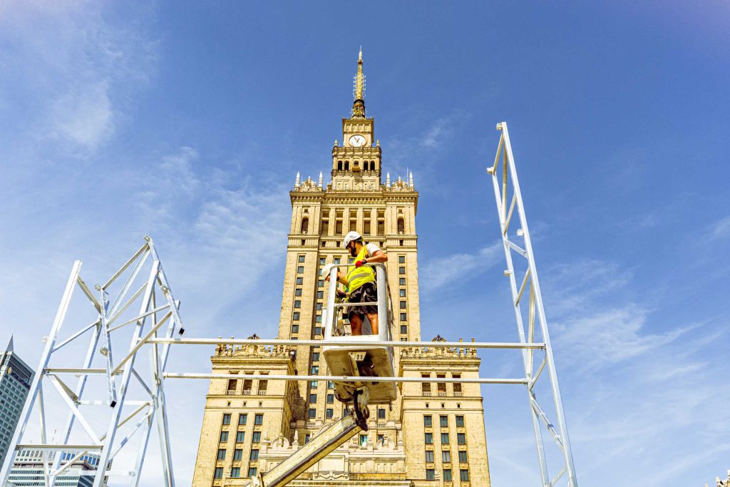 Montaż reklam w Warszawie