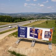 7b81a884-339e-4a31-b212-f102e7b73d5e